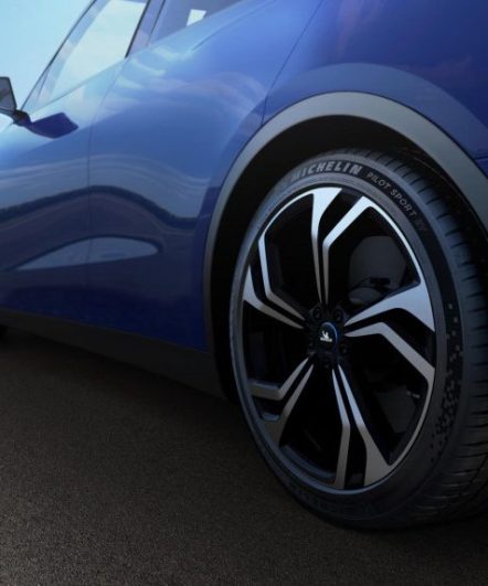 michelin-pilot-sport-ev-tire-for-electric-cars_100783235_l